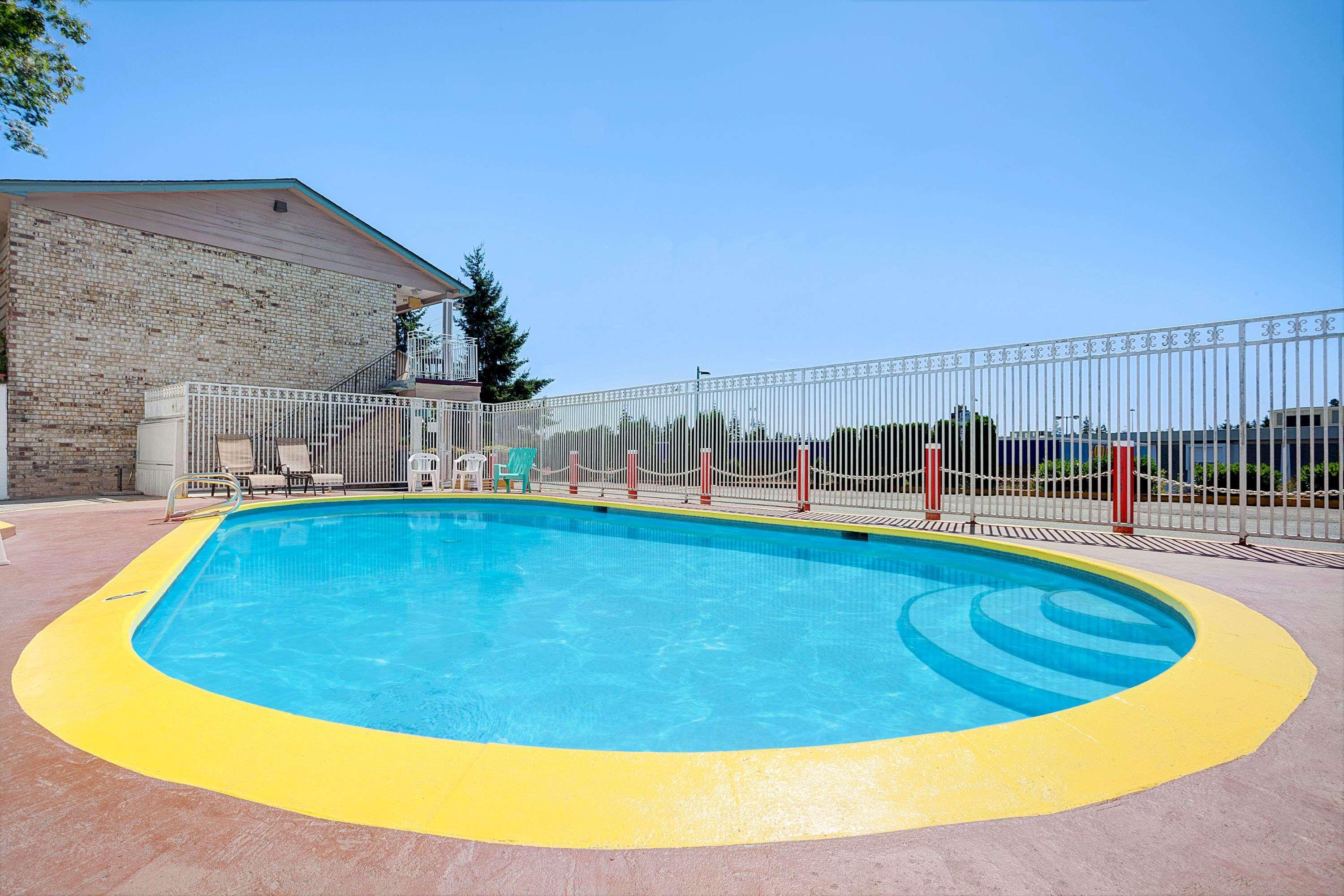 Days Inn By Wyndham Everett Exterior foto