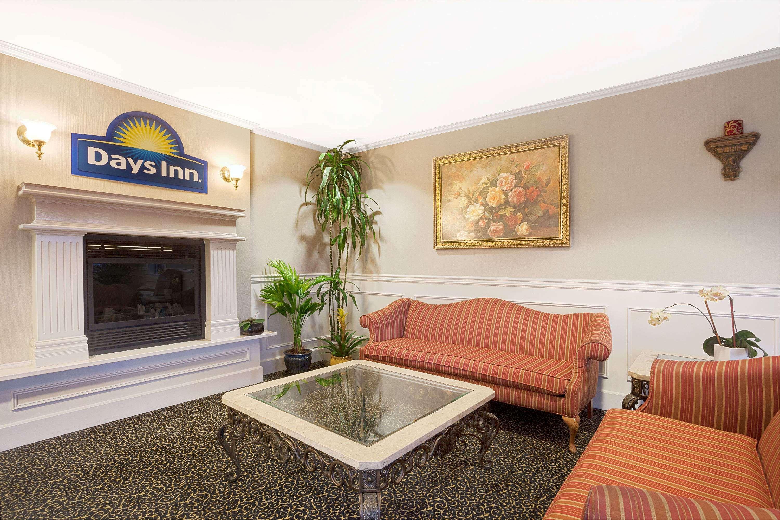 Days Inn By Wyndham Everett Exterior foto